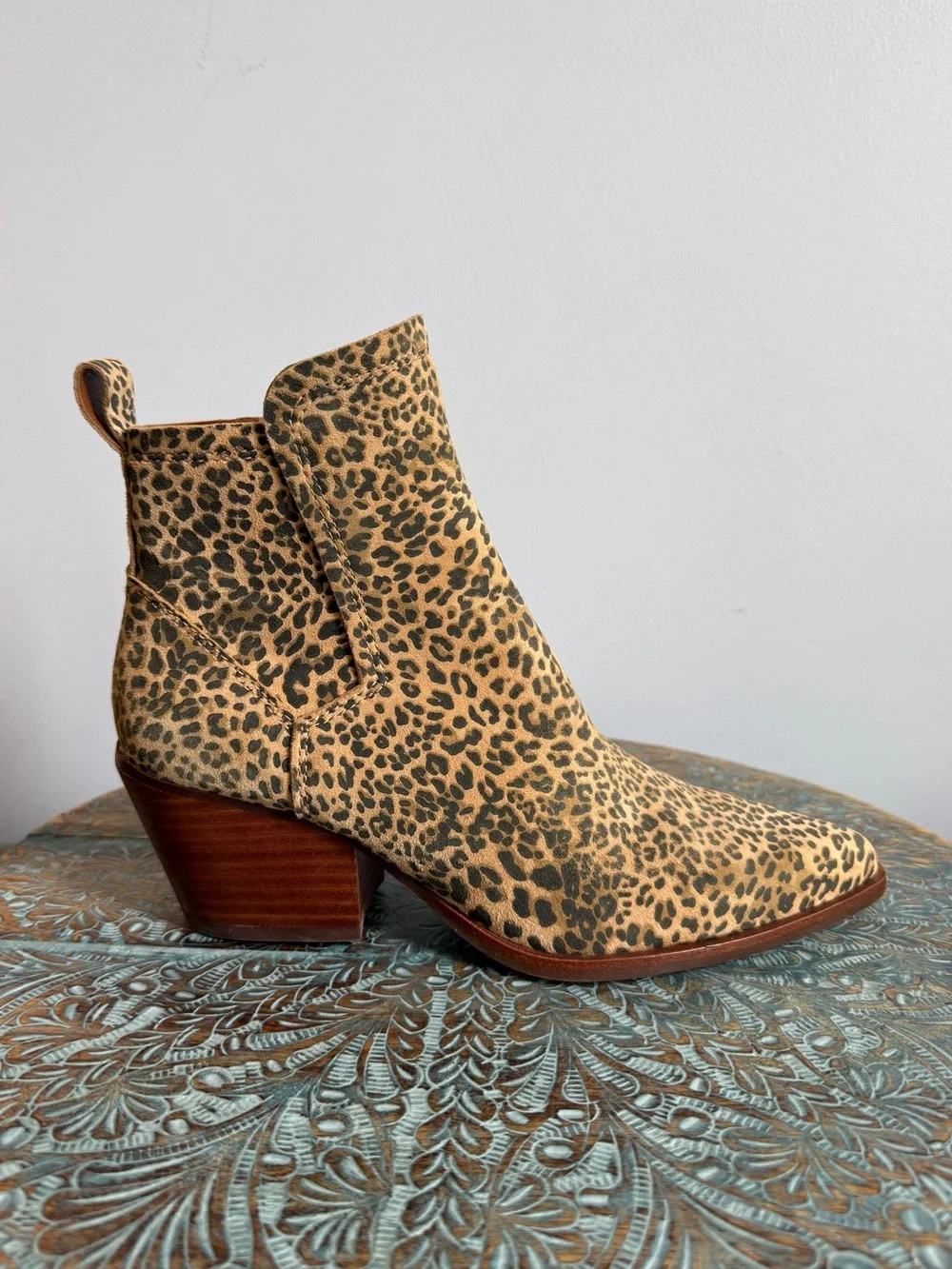 NWOT! Dolce Vita Silma Leopard ankle booties size 6.5